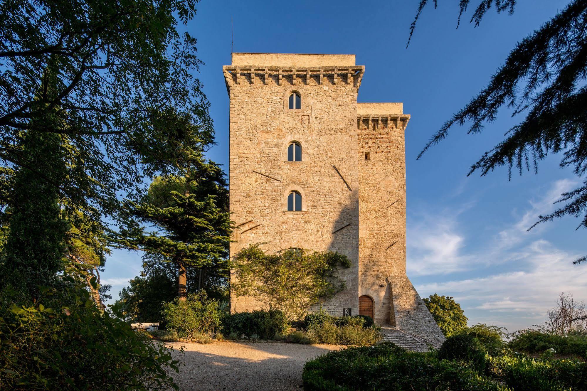 Torre Almonte Aparthotel Todi Exteriör bild