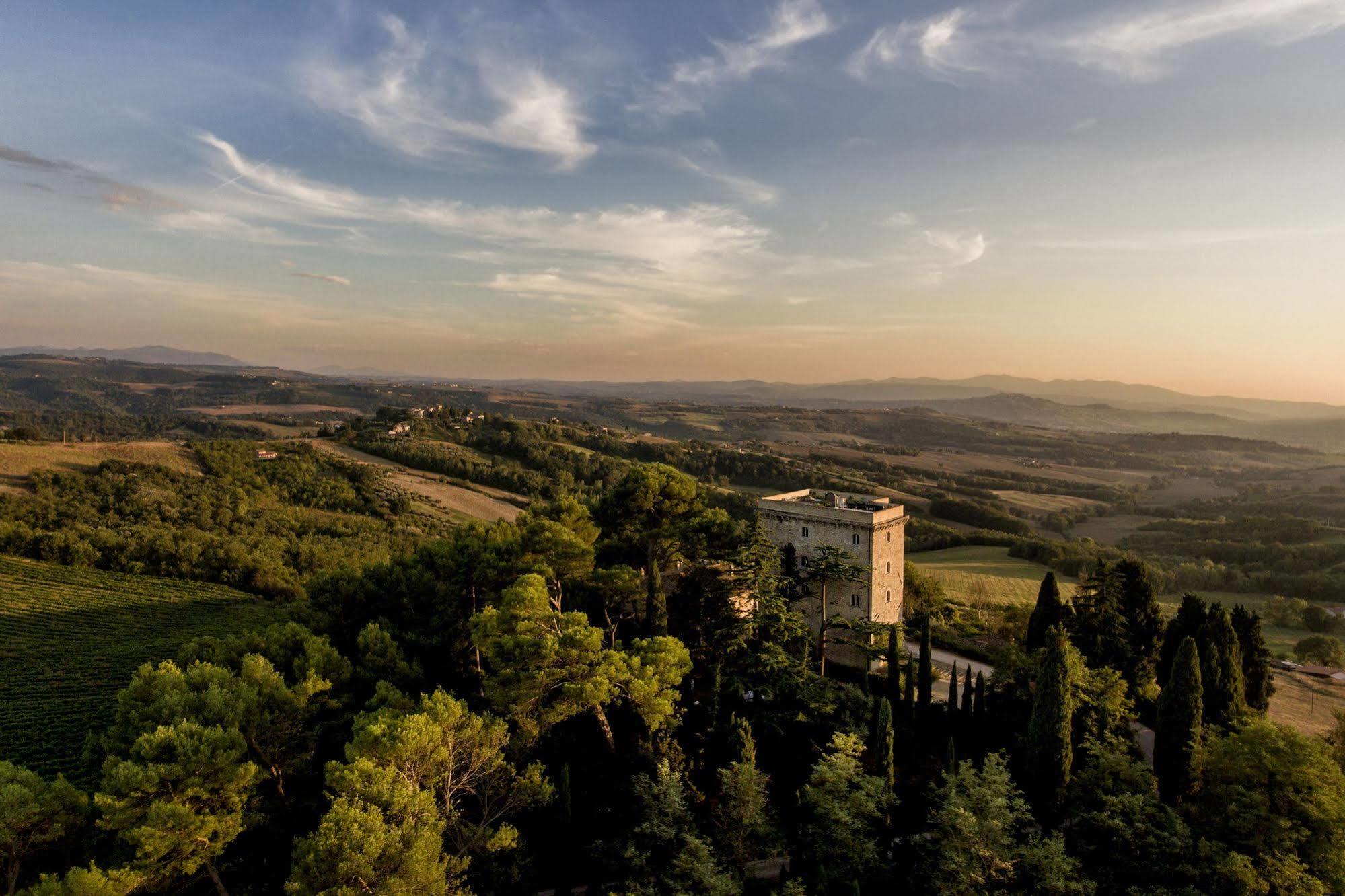 Torre Almonte Aparthotel Todi Exteriör bild