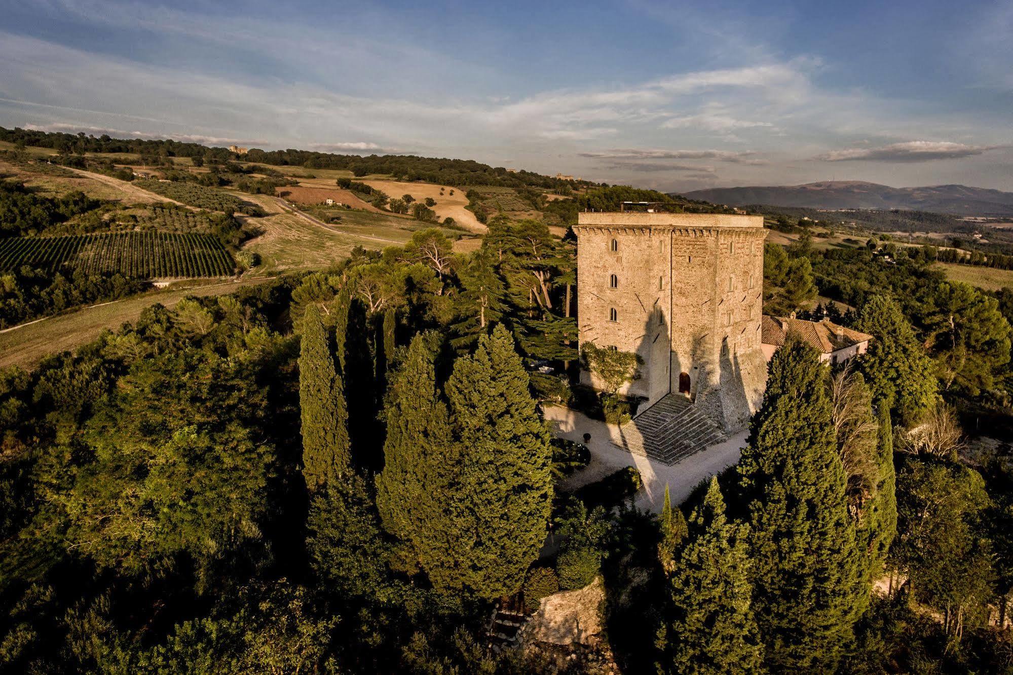 Torre Almonte Aparthotel Todi Exteriör bild
